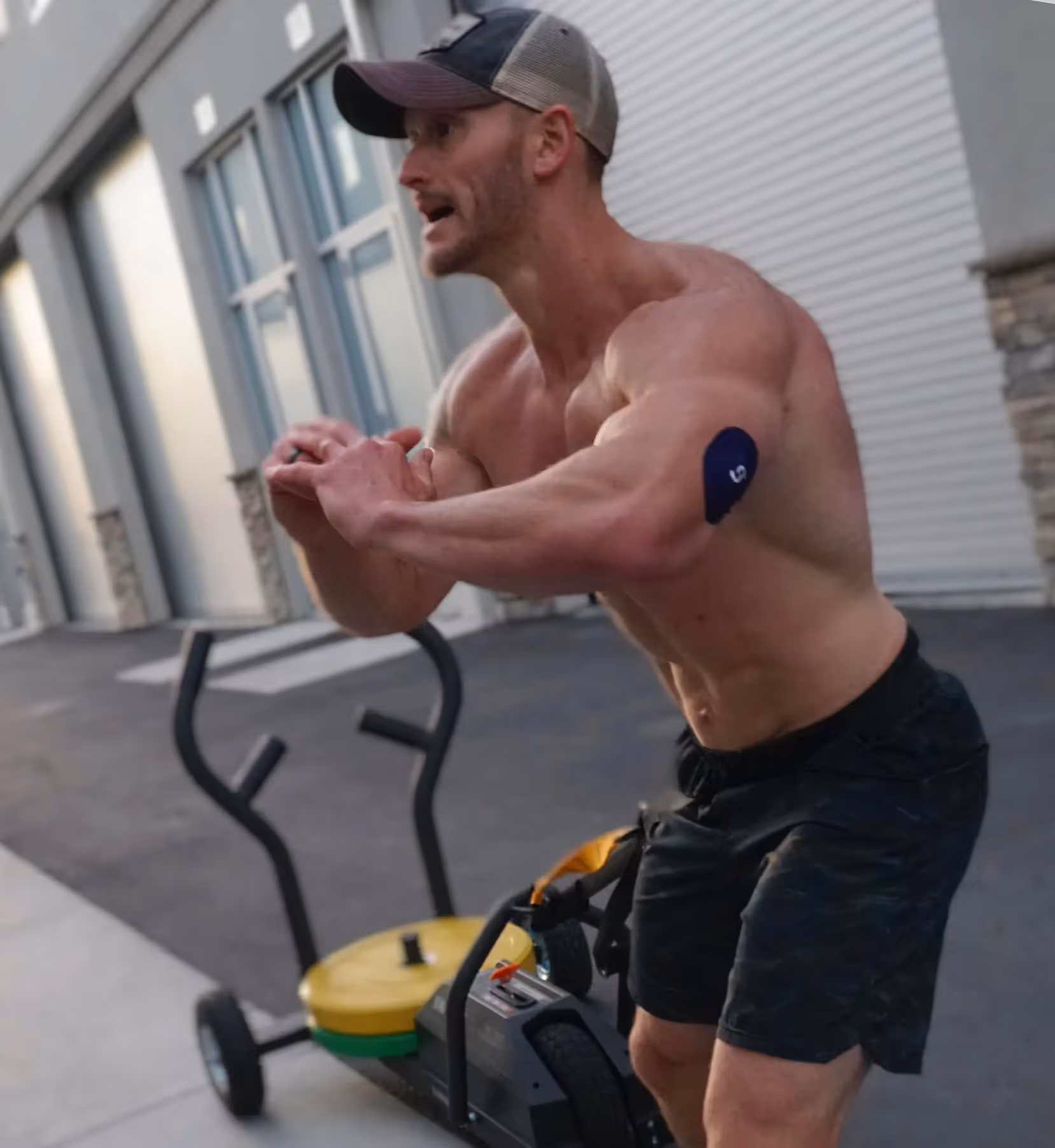 Thomas DeLauer exercising.
