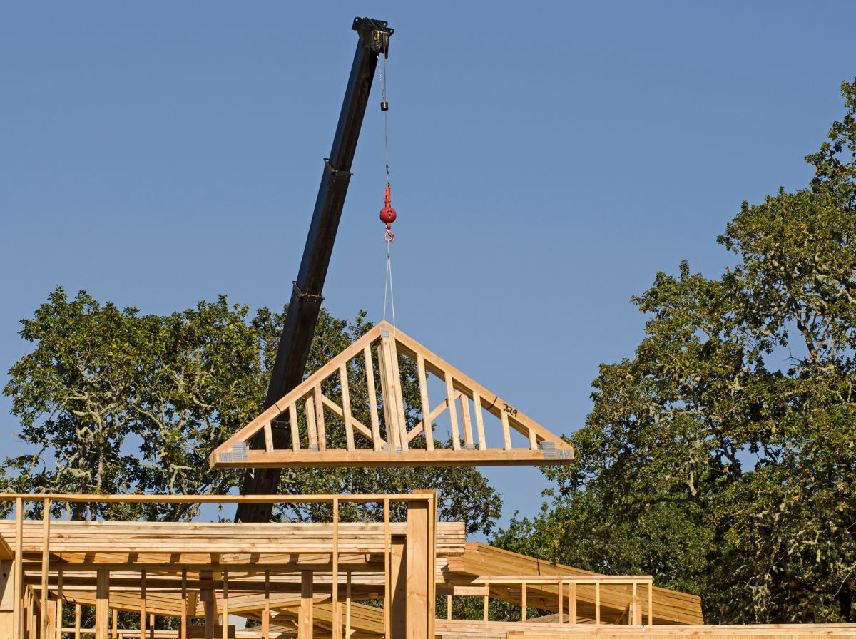 Hiab truck lifting building materials