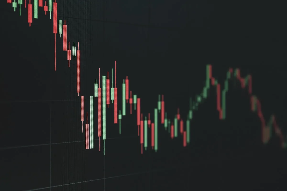 Stock market chart shows a declining trend.. Photo by Arturo Añez on Unsplash