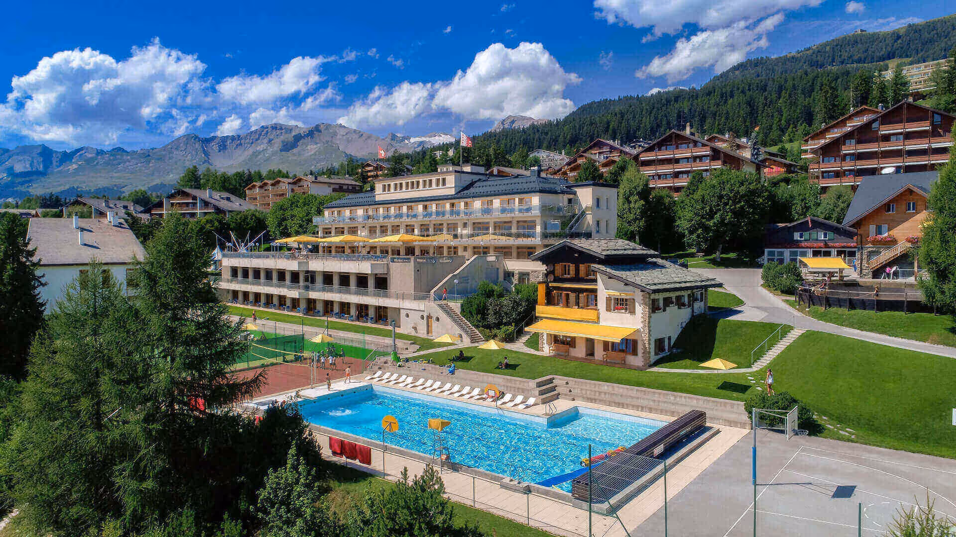 Now in its second generation, Philippe Studer and Tania Mathieu continue the family vision, supported by a dedicated team and a new generation growing into the Camp’s future.
