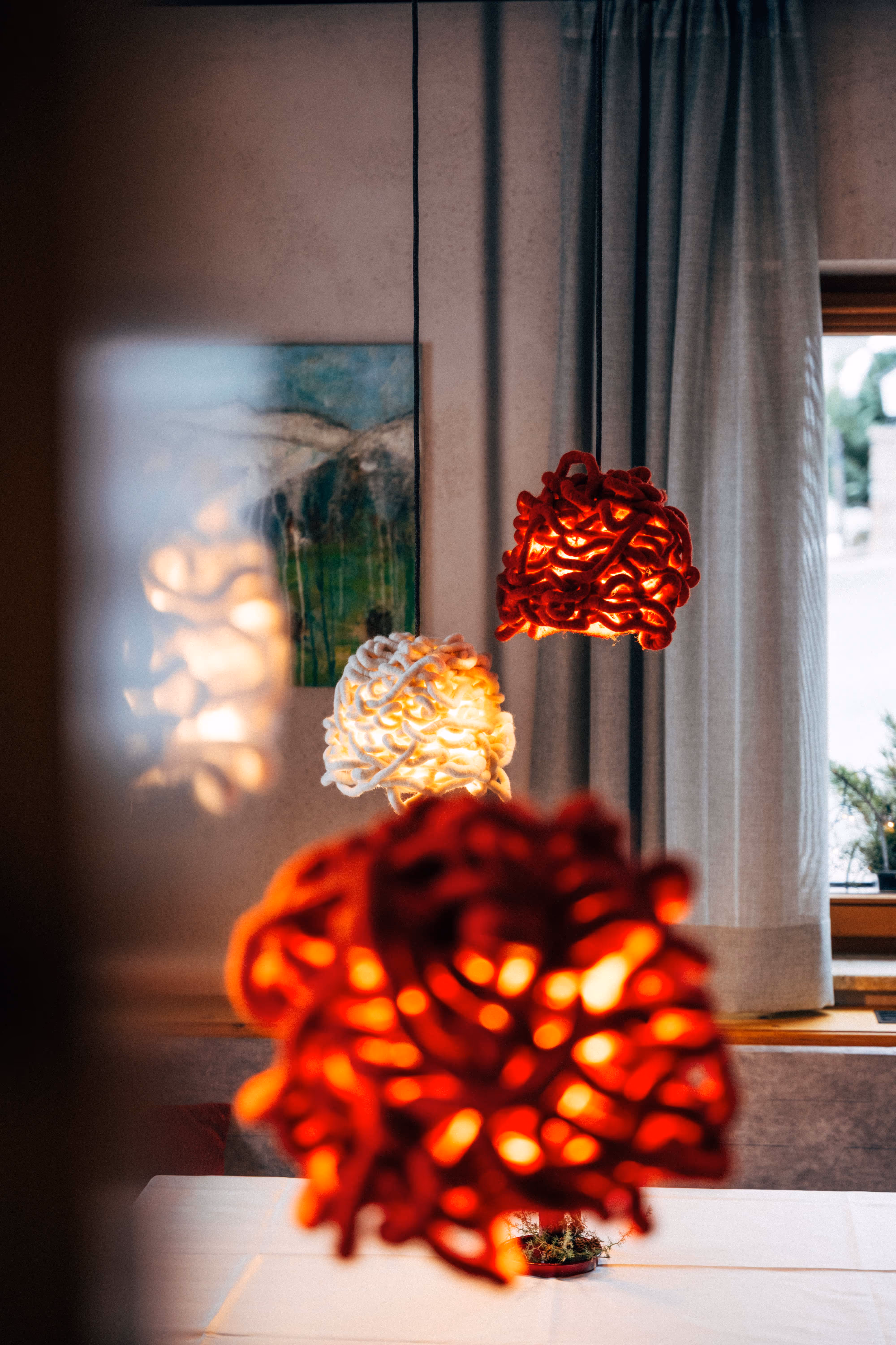 Warme Designerleuchten im afoch fei Boutique Hotel St. Anton am Arlberg