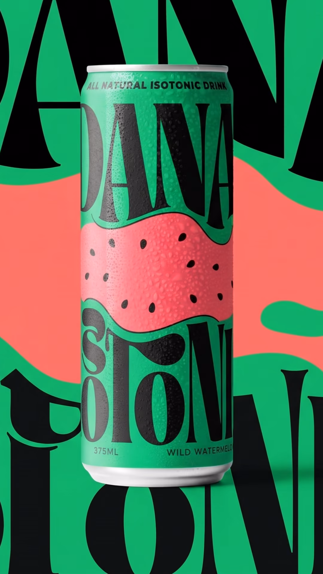 Pijača v pločevinki z napisom Dana Isotonic Wild Watermelon in ilustracijo lubenice.