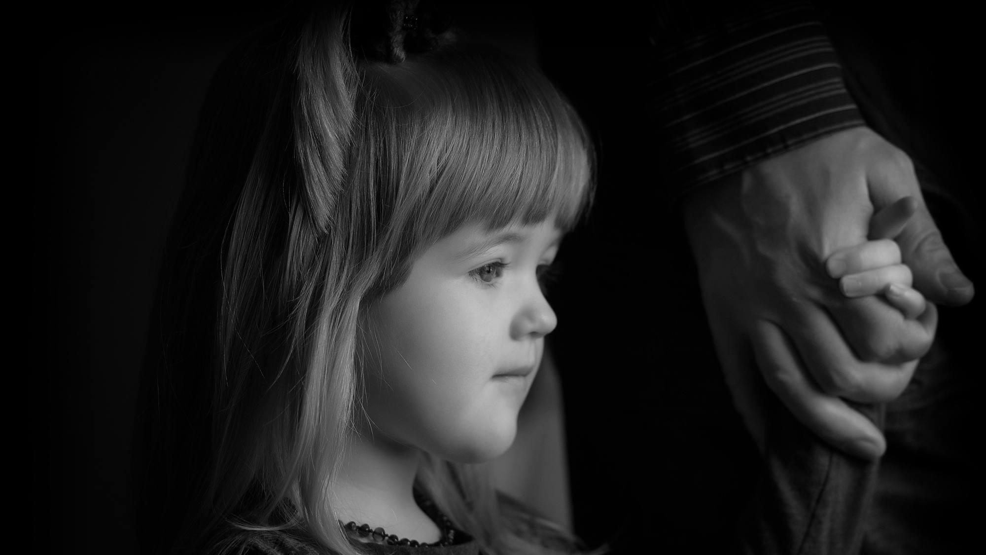 Halifax dad and daughter holding hands - family session detail
