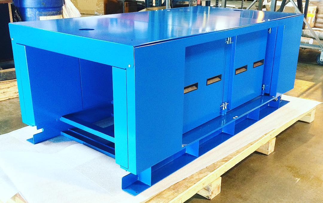Precision-machined vacuum chamber lid with port features