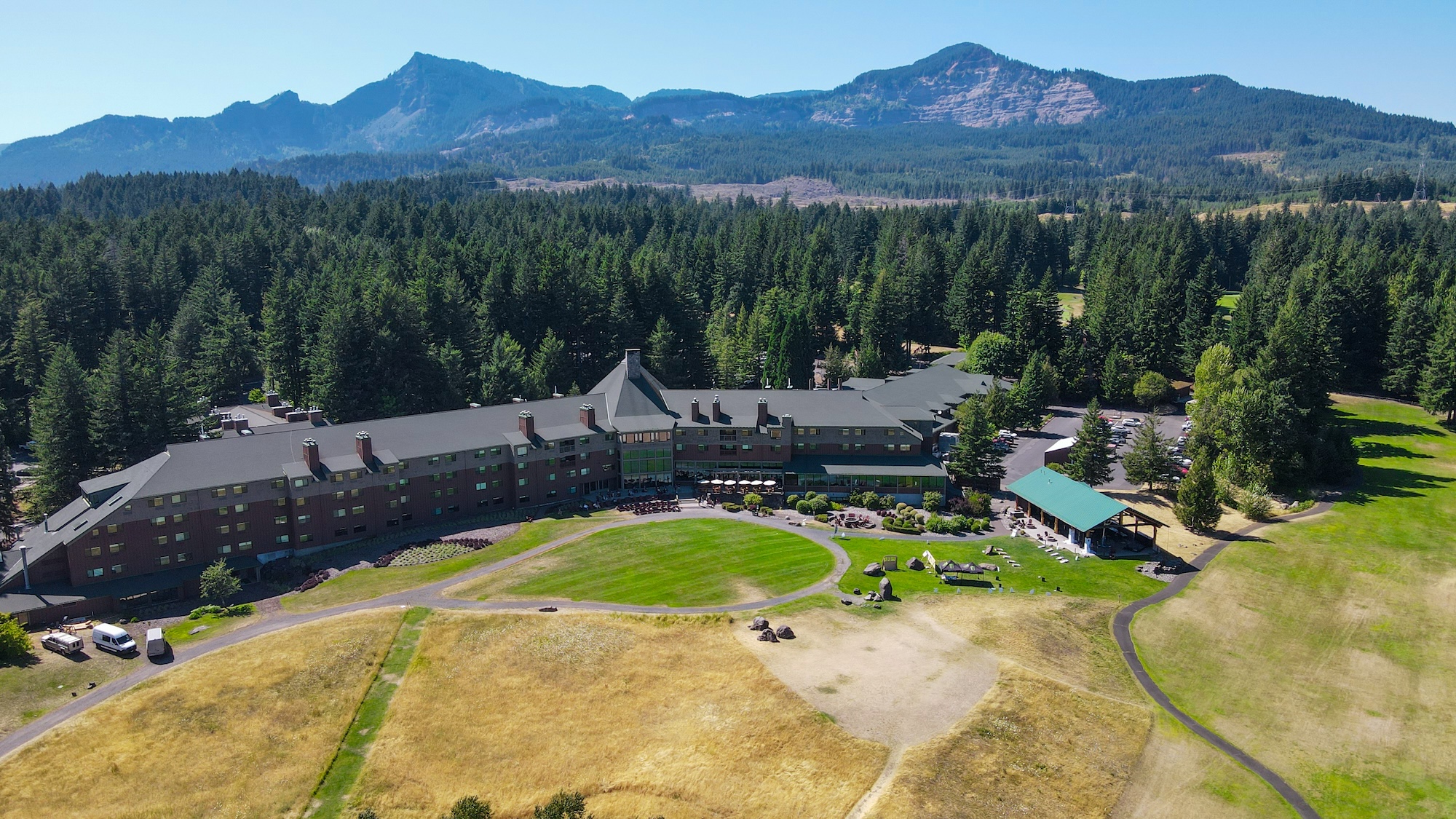 The aerial park and grounds at Skamania Lodge