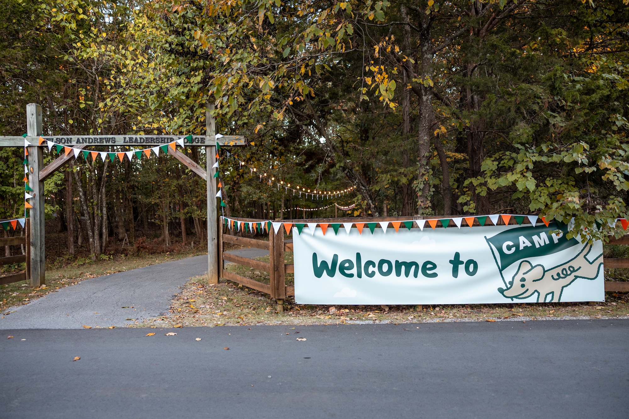On-site branding at The Farmer’s Dog retreat in Nashville, produced by Allaway