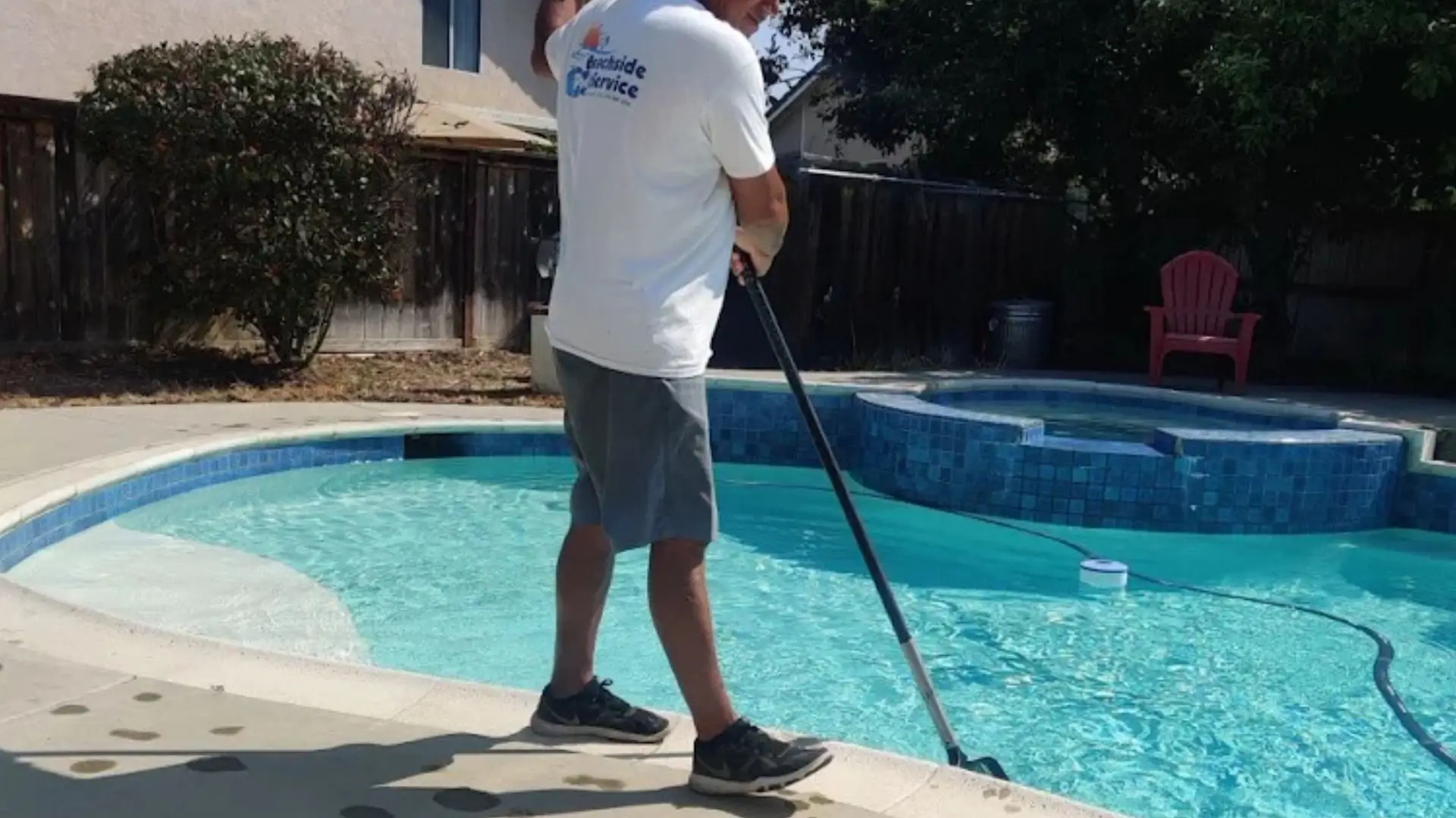 How Much Does Pool Cleaning Cost in Carlsbad?