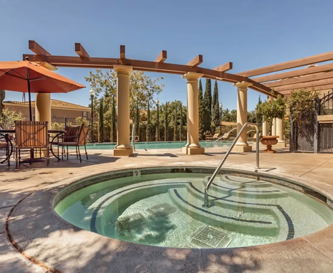 Hot tub and outdoor area