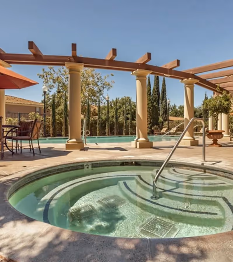 Hot tub and outdoor area
