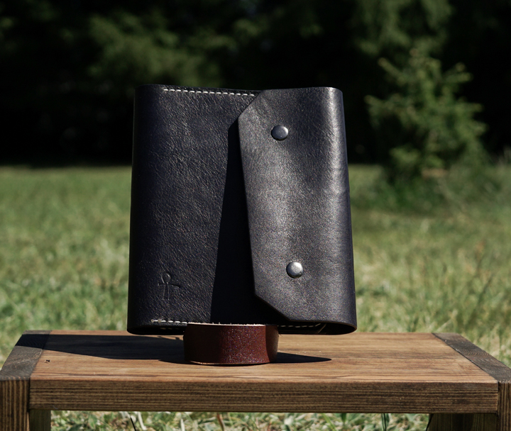 This passport cover can hold your passport, your most important IDs (3-4 cards), boarding pass and cash.