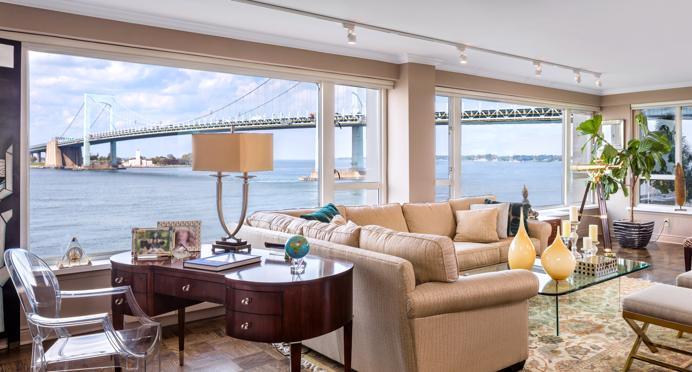 Wake to inspiring naturally lit spaces