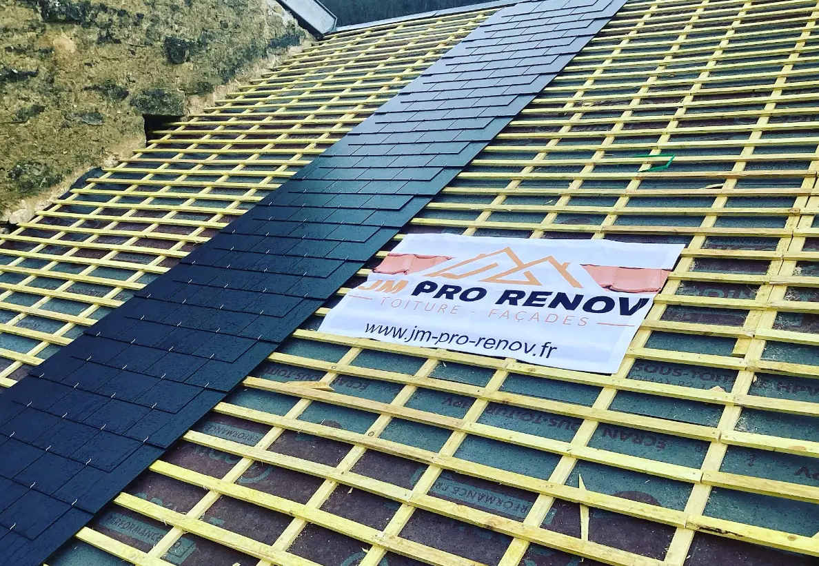 Toiture avant rénovation avec pose de Velux à Metz