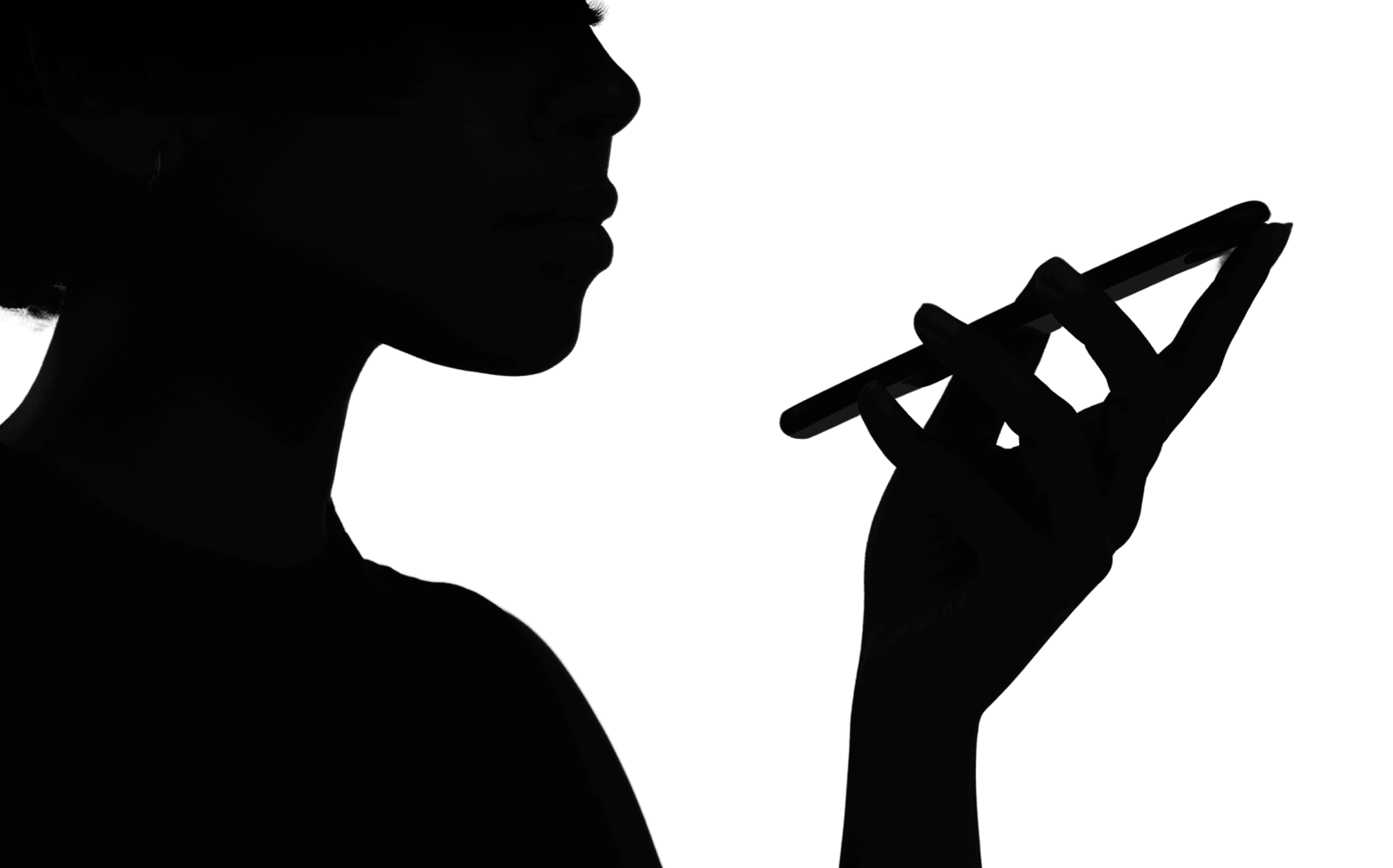 Femme utilisant l'application
