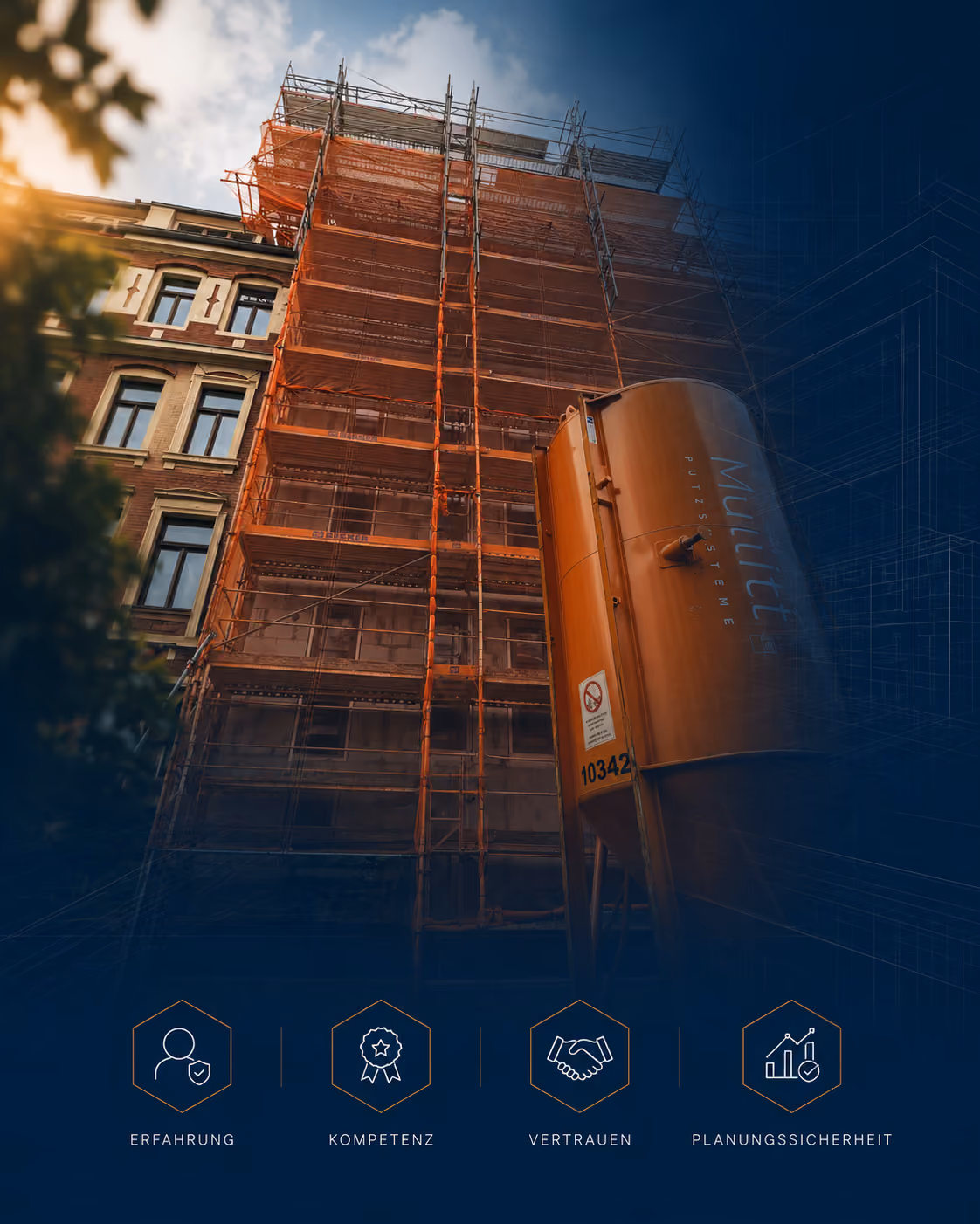 Energetische Gebäudesanierung mit Gerüst und Gebäudevisualisierung – Schuralew Engineering & Advisory