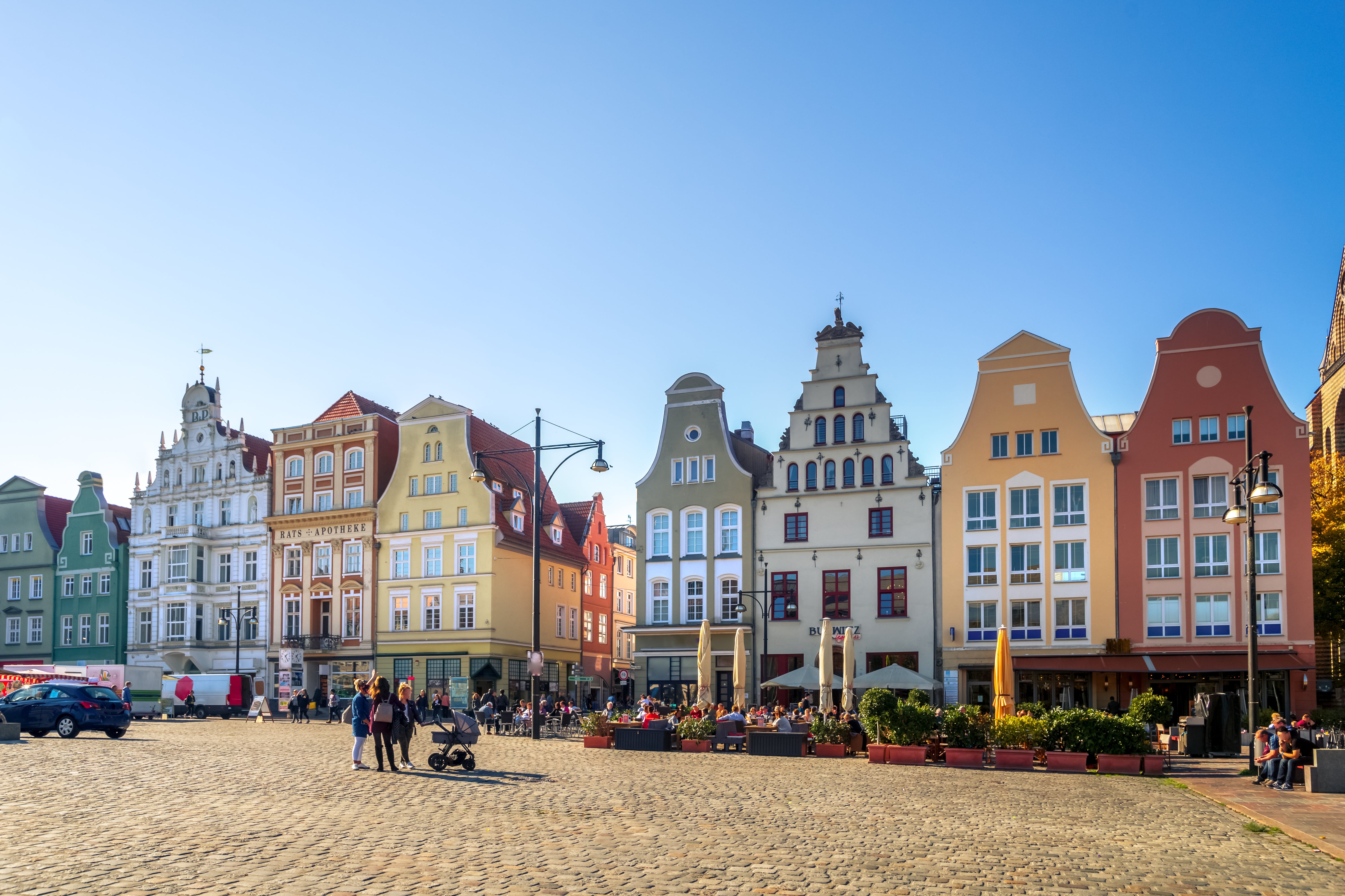 Stadtansicht von Rostock für Energieberatung, iSFP und energetische Sanierung an der Ostseeküste