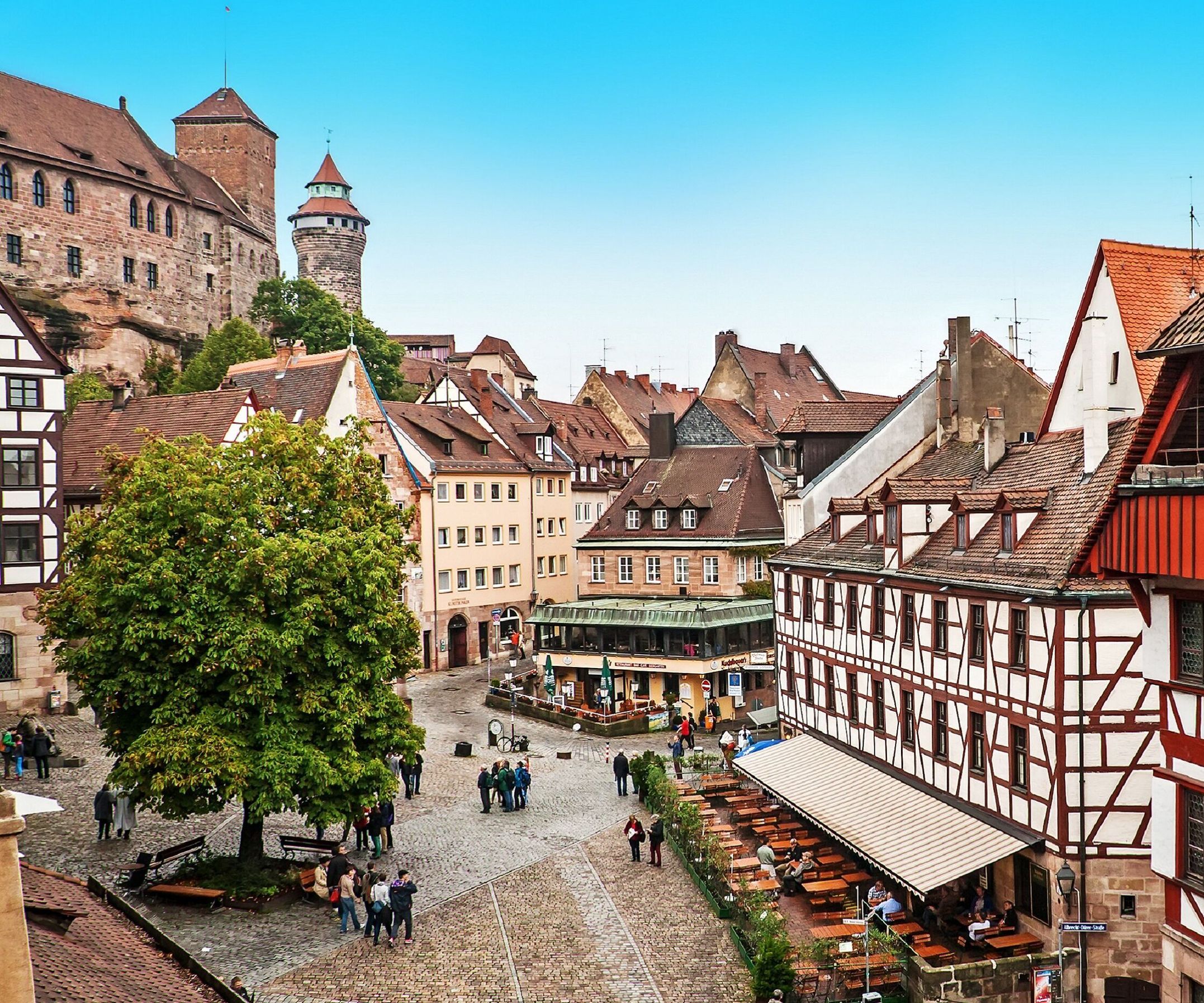 Stadtansicht von Nürnberg mit historischer Altstadt für DGNB Zertifizierung und nachhaltige Bauprojekte