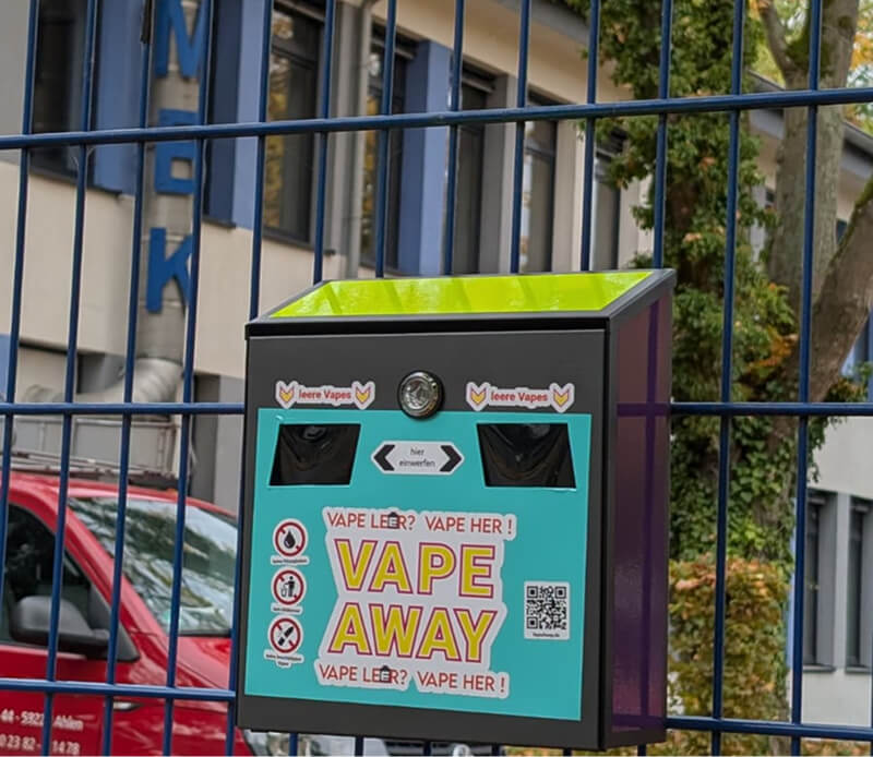VapeAway Outdoor-Box montiert am Märkischen Berufskolleg Unna