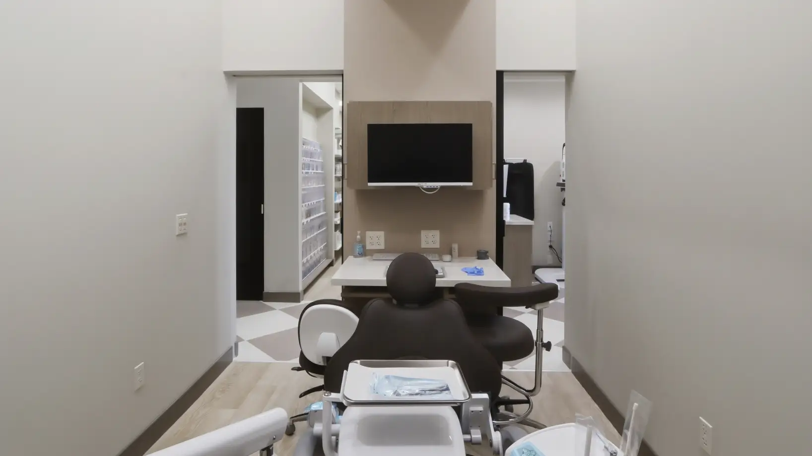 Aram Dental Studio office