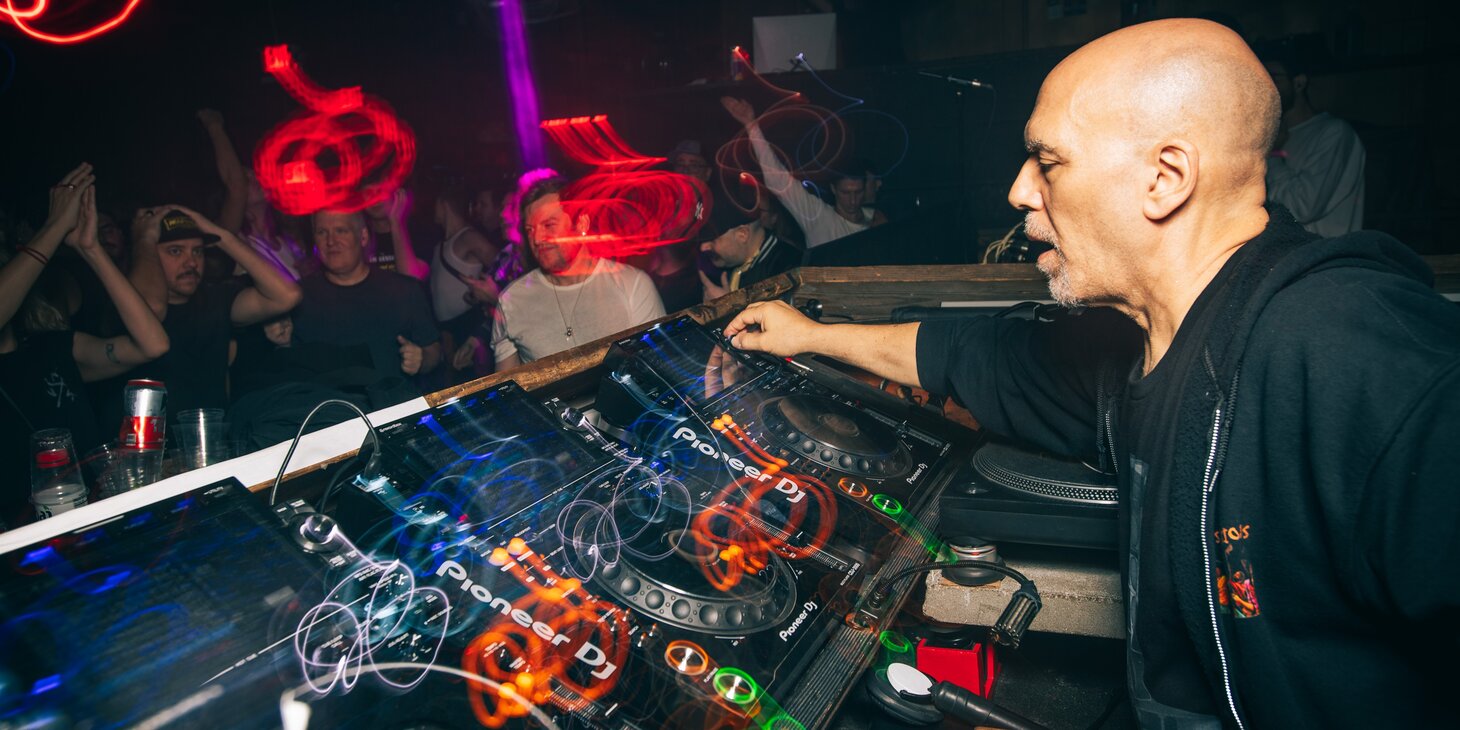 Danny Kravit (Free Entry)