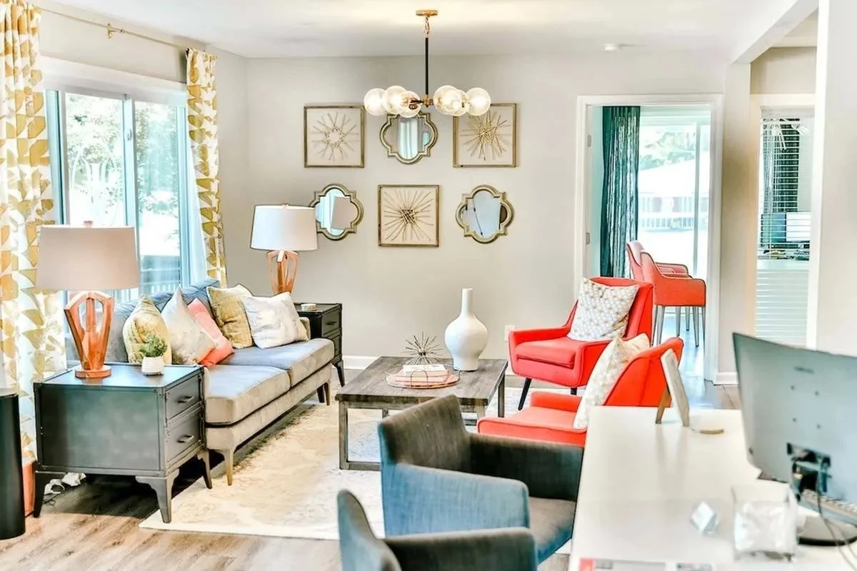 Berry Falls Apartments leasing office and resident lounge in Vestavia Hills, AL