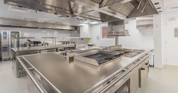 Wet Chemical vs. CO2 Kitchen Fire Suppression Systems