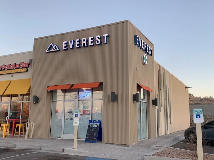 Everest Los Lunas storefront
