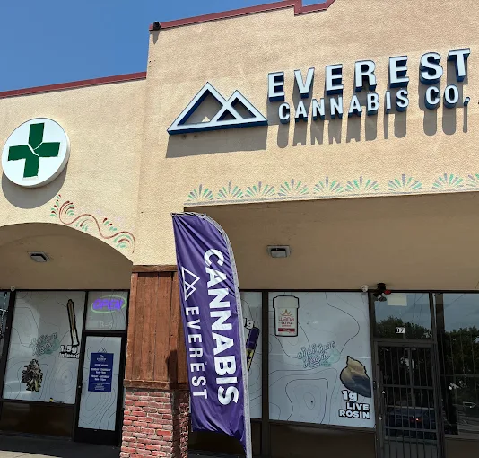 Everest Albuquerque storefront