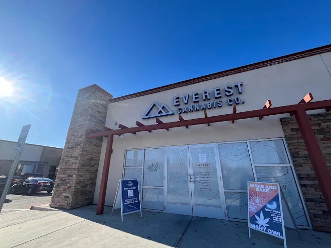 Everest Albuquerque storefront