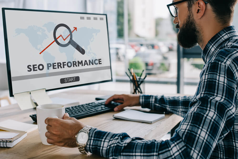 Marketer optimizing client's  product description in website for SEO in Miami.