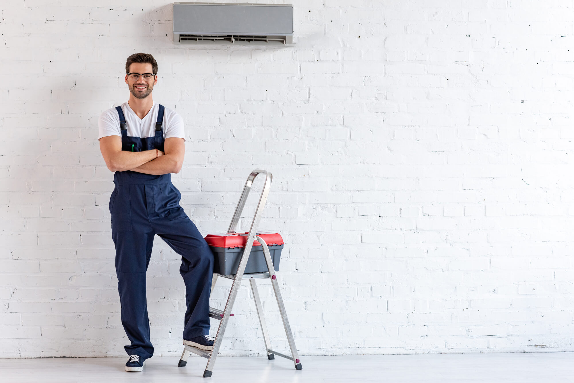 smiling hvac mechanic 