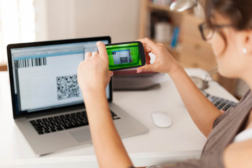 Digital marketing agency in Miami using QR code to help client get more conversions in landing page. 