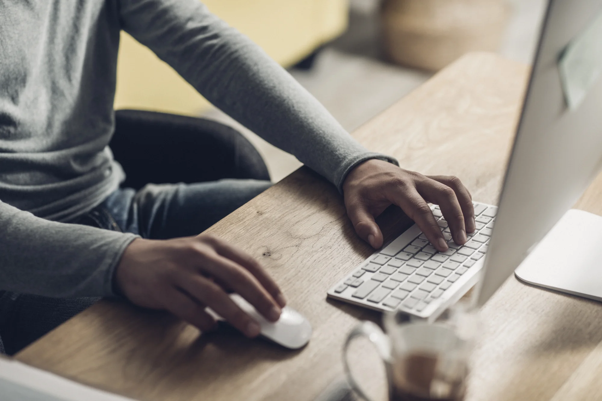 facebook-ads-agency-campaign-management-desk-02