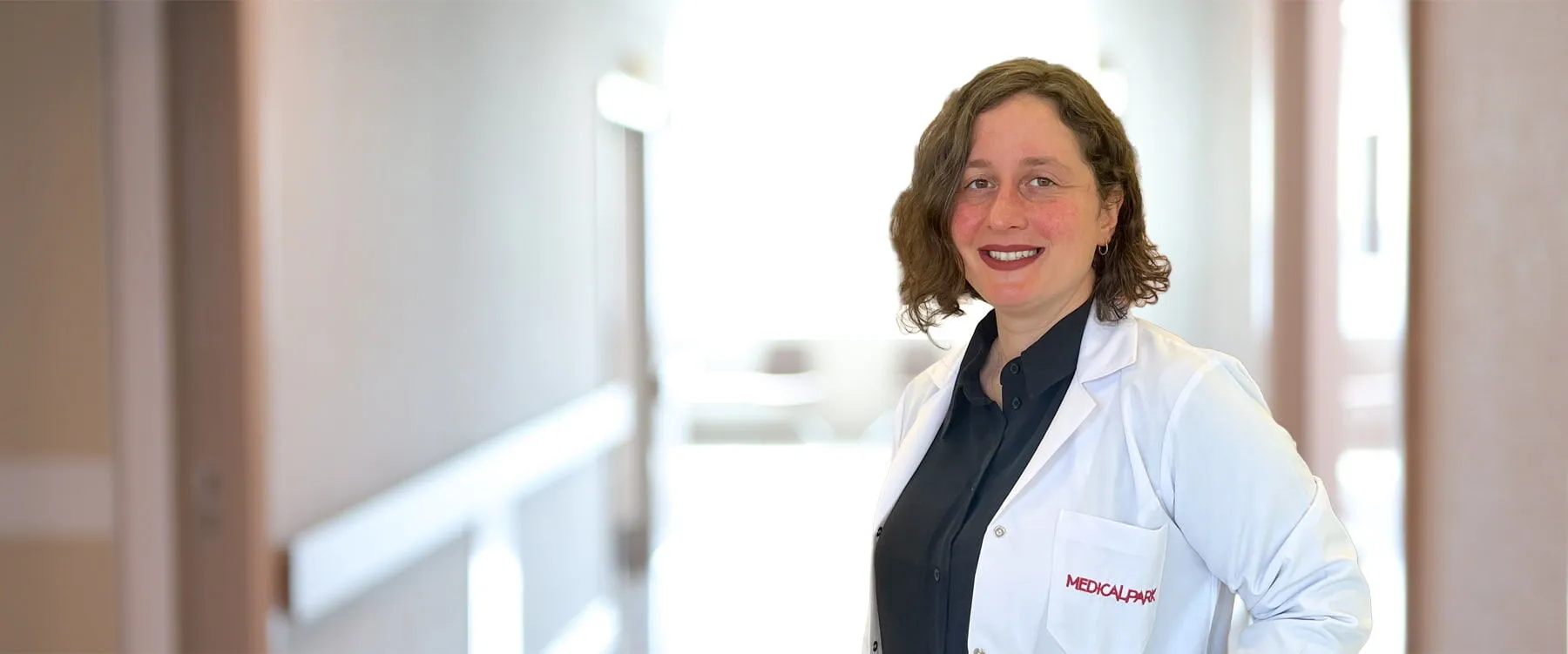 Surgeon Dr. Yasemin Aydın Çam