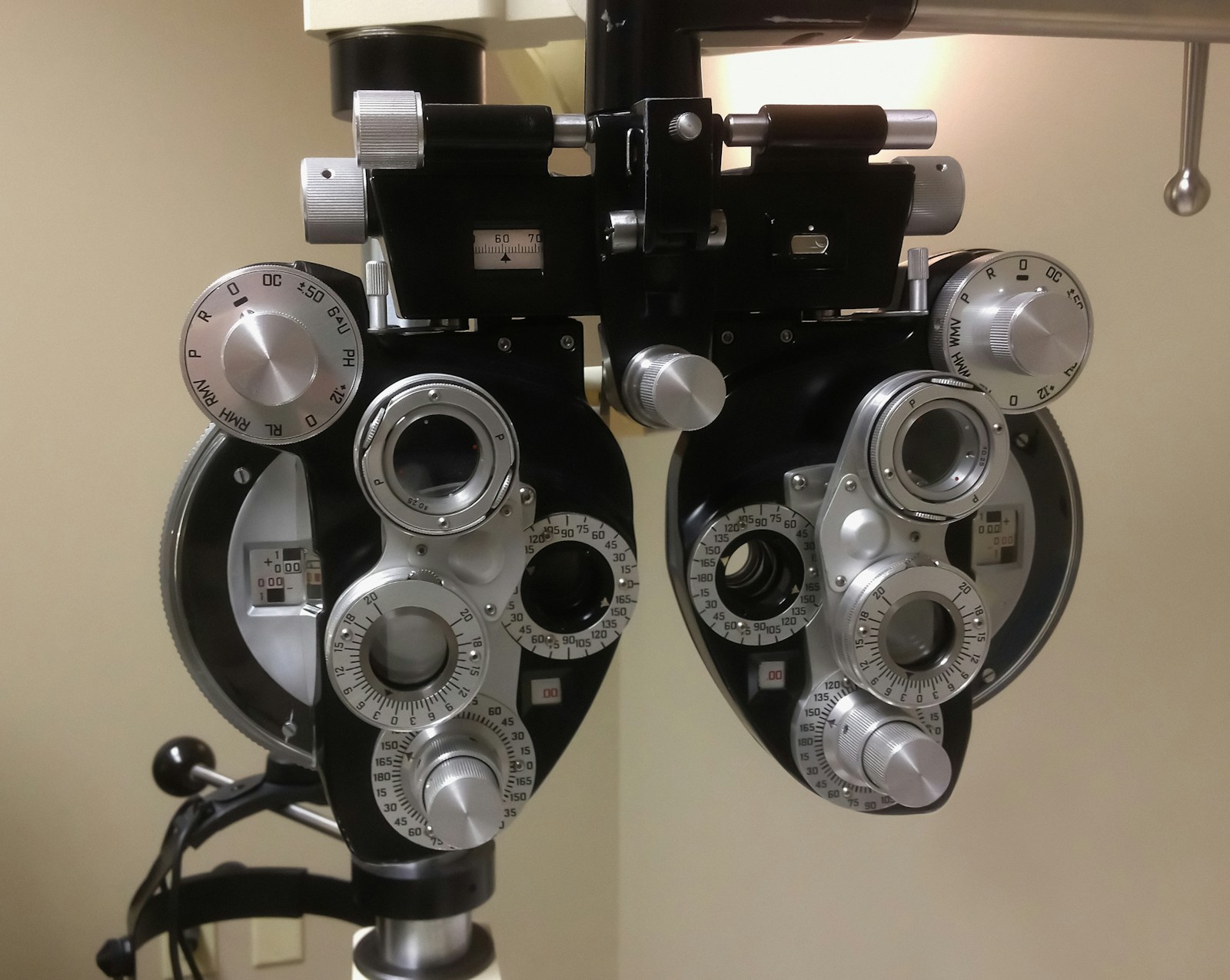 LASIK, SMILE или ICL: какой метод подходит при ваших диоптриях