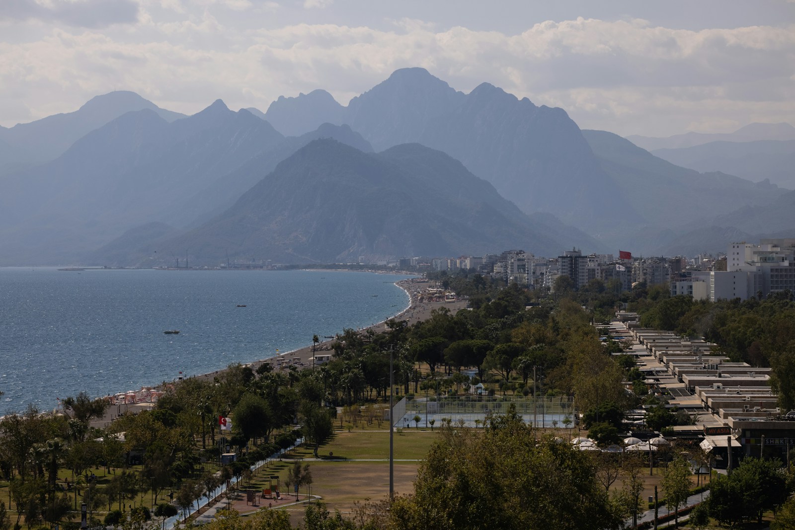 Операција на очи во Анталија: како изгледа патувањето за лекување