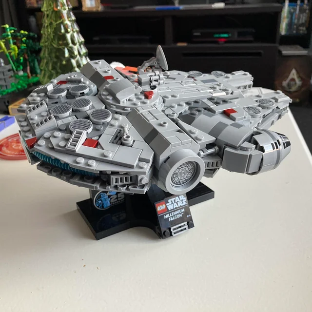 Star Wars Millennium FalconÂ