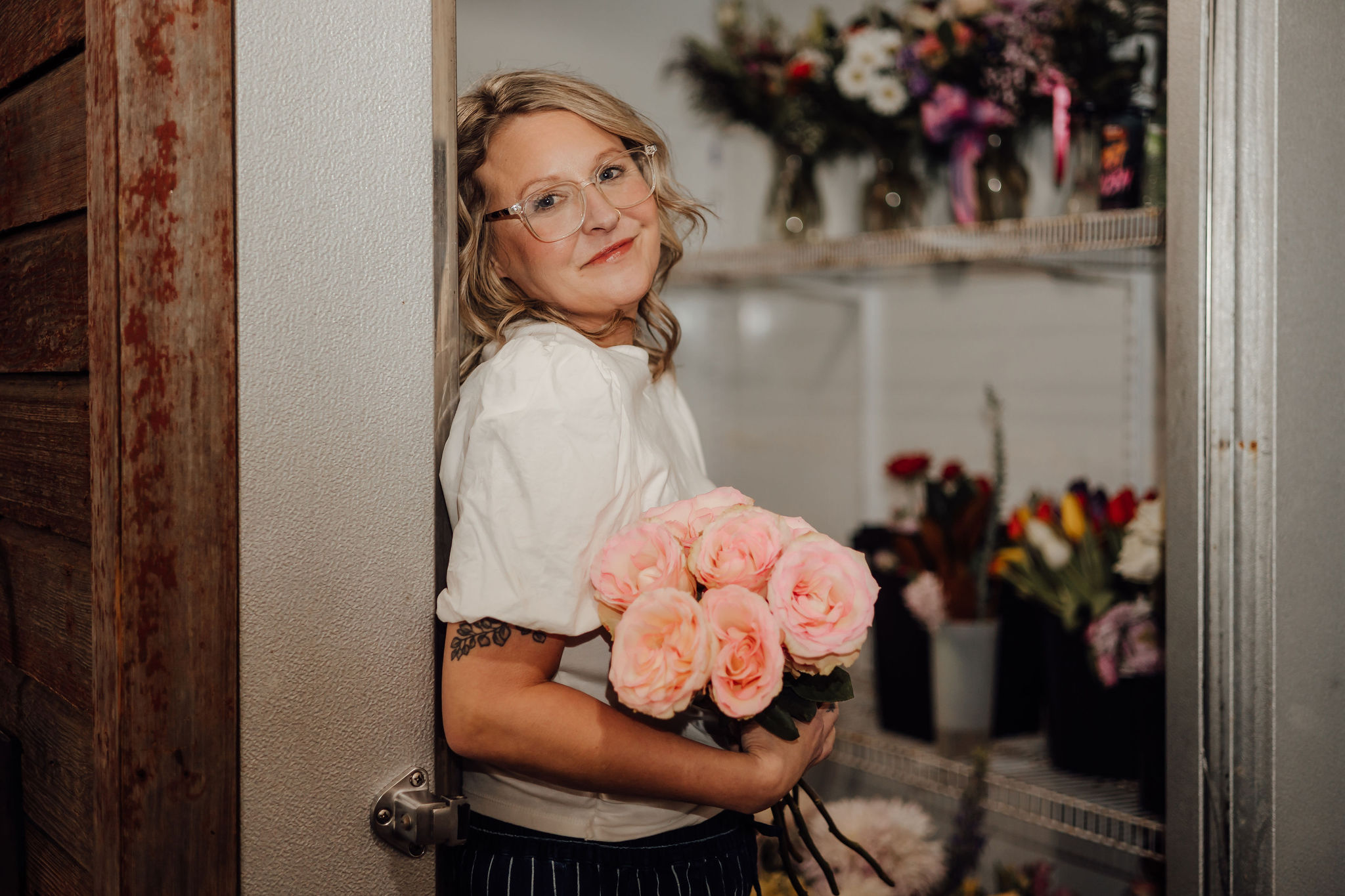 A love story moment with flowers by Simply Blooming