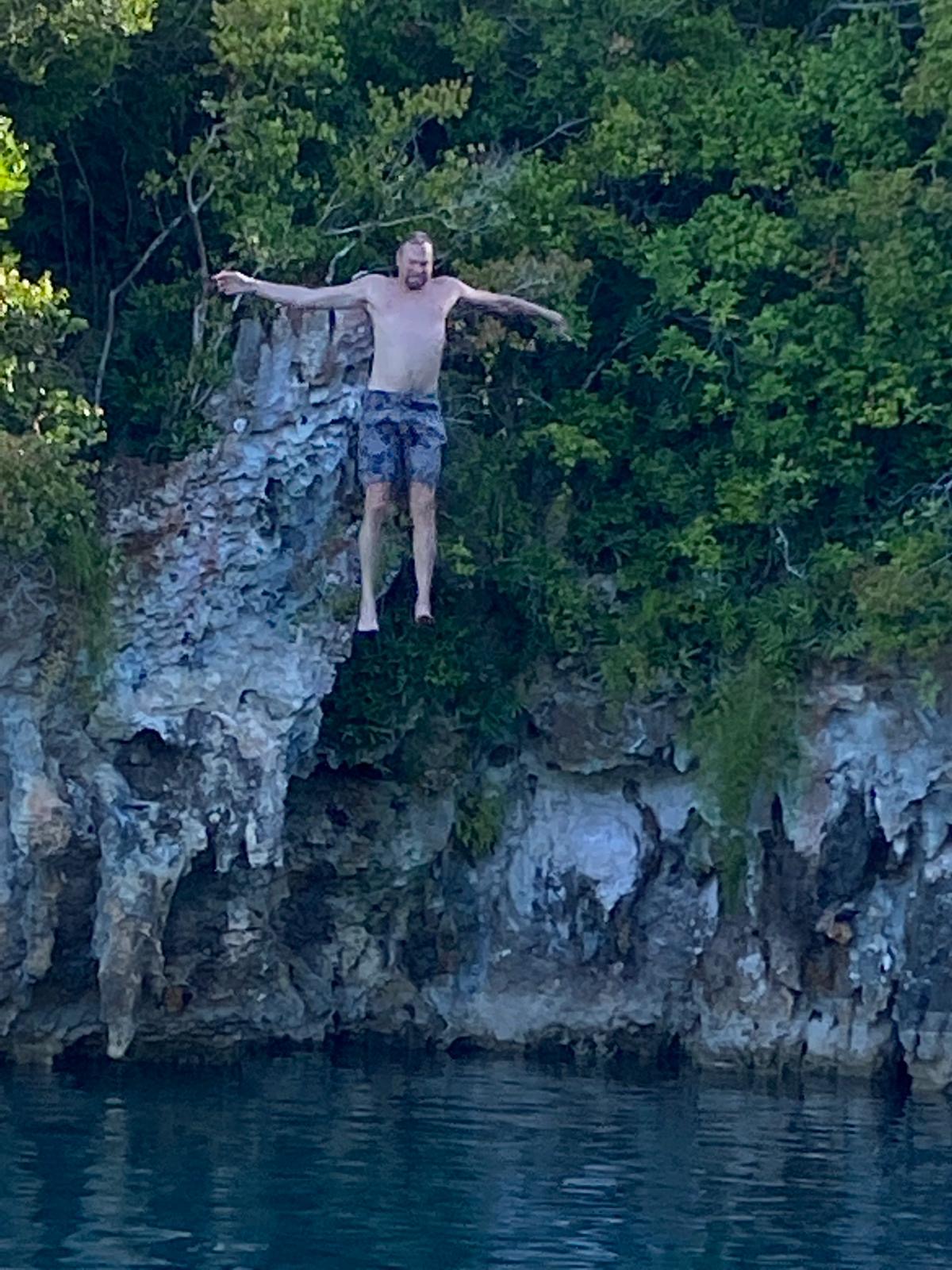 Cliff jumping in Bermuda
