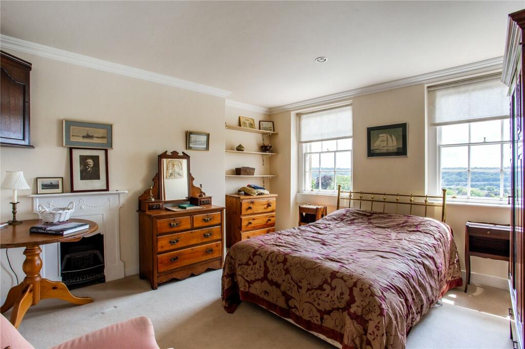 One of the existing bedrooms at 1 Cavendish Crescent