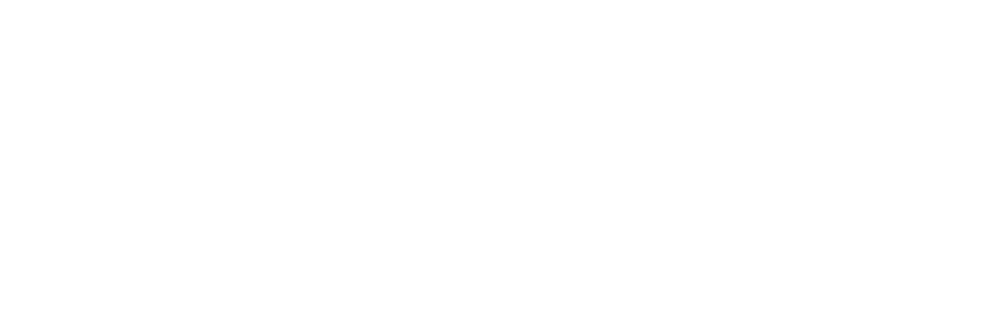 Logo von Romeo & Juliet Apparel mit einer stilisierten Krone über dem Markennamen, weiß auf schwarzem Hintergrund.
