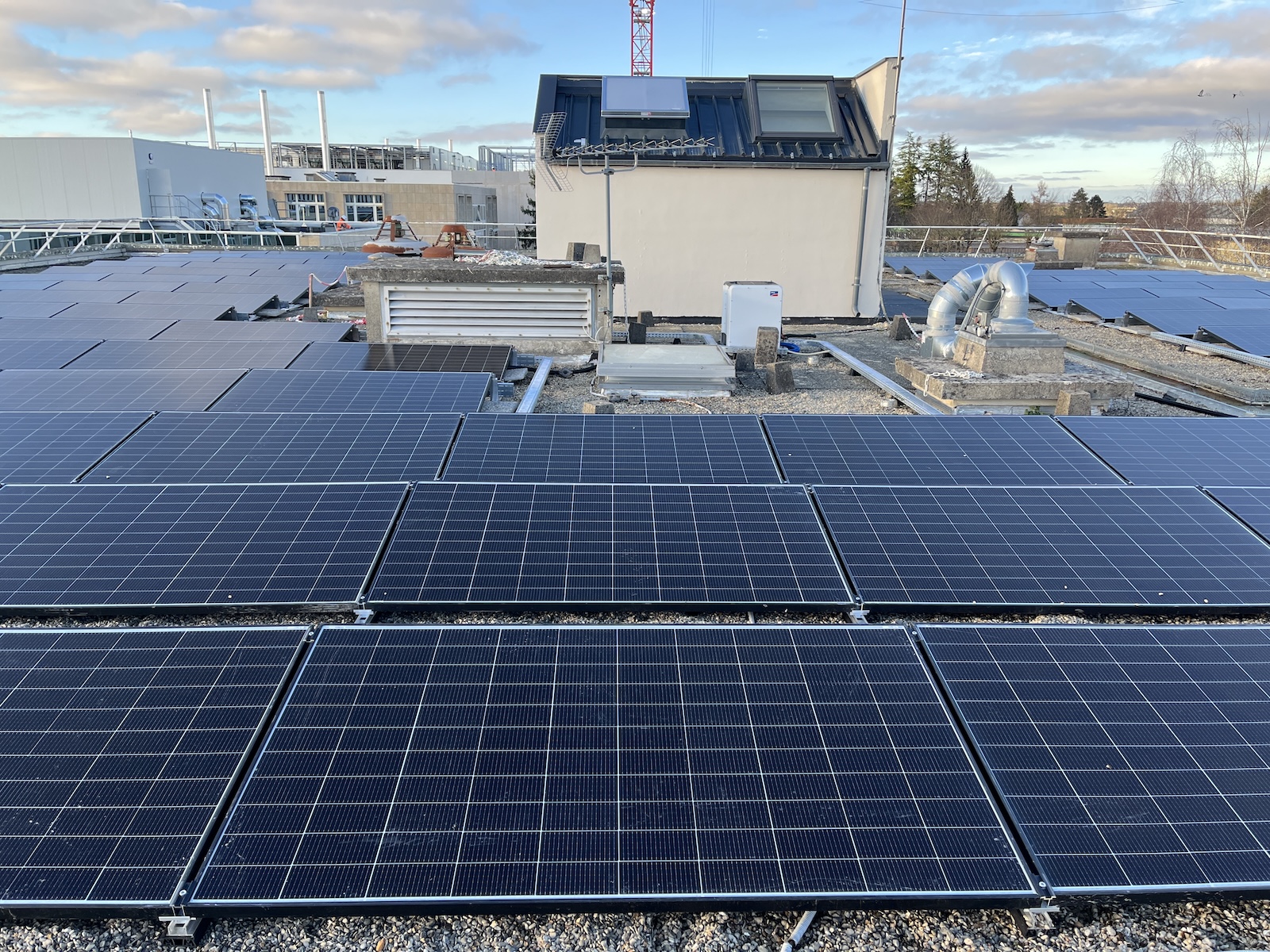 Installation photovoltaïque de 54,145 kWc à Magny-les-Hameaux (78114)