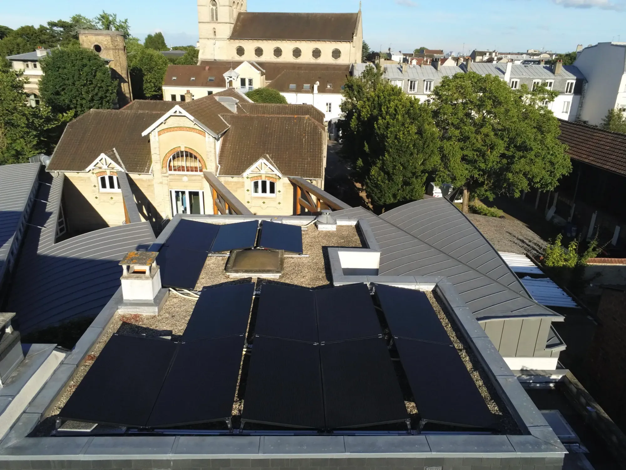 Modules Voltec sur bacs lestés K2 Dome 6 en toiture terrasse à Maisons-Laffitte (78600)