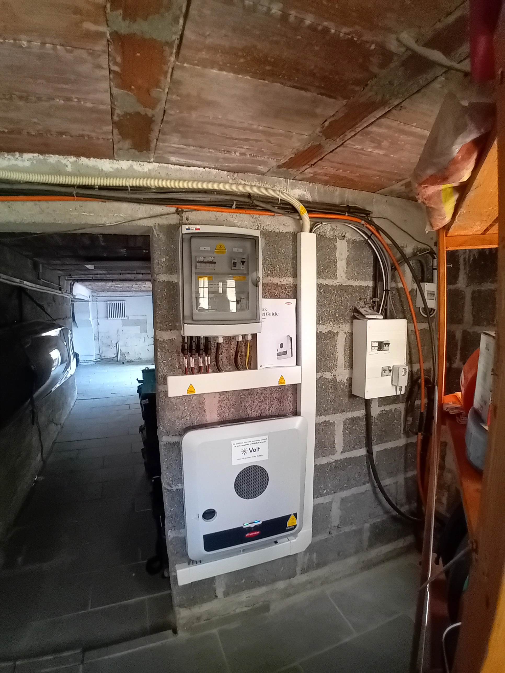 Onduleur hybride Fronius Primo GEN24 8.0 et coffrets de protection à Conflans-Sainte-Honorine (78700)