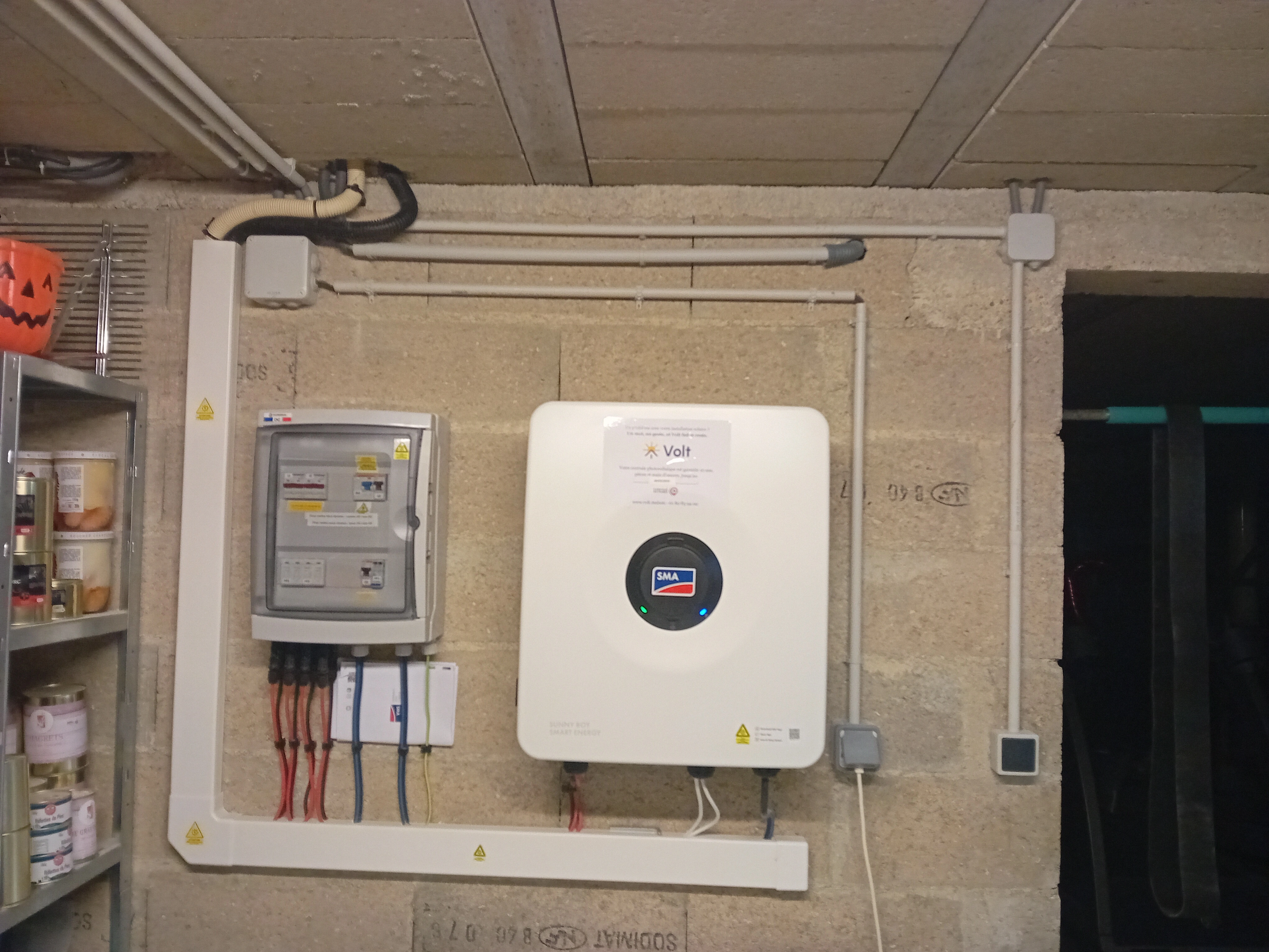 Onduleur hybride SMA Sunny Boy Smart Energy 6.0 et coffret de protection à Crespières (78121)