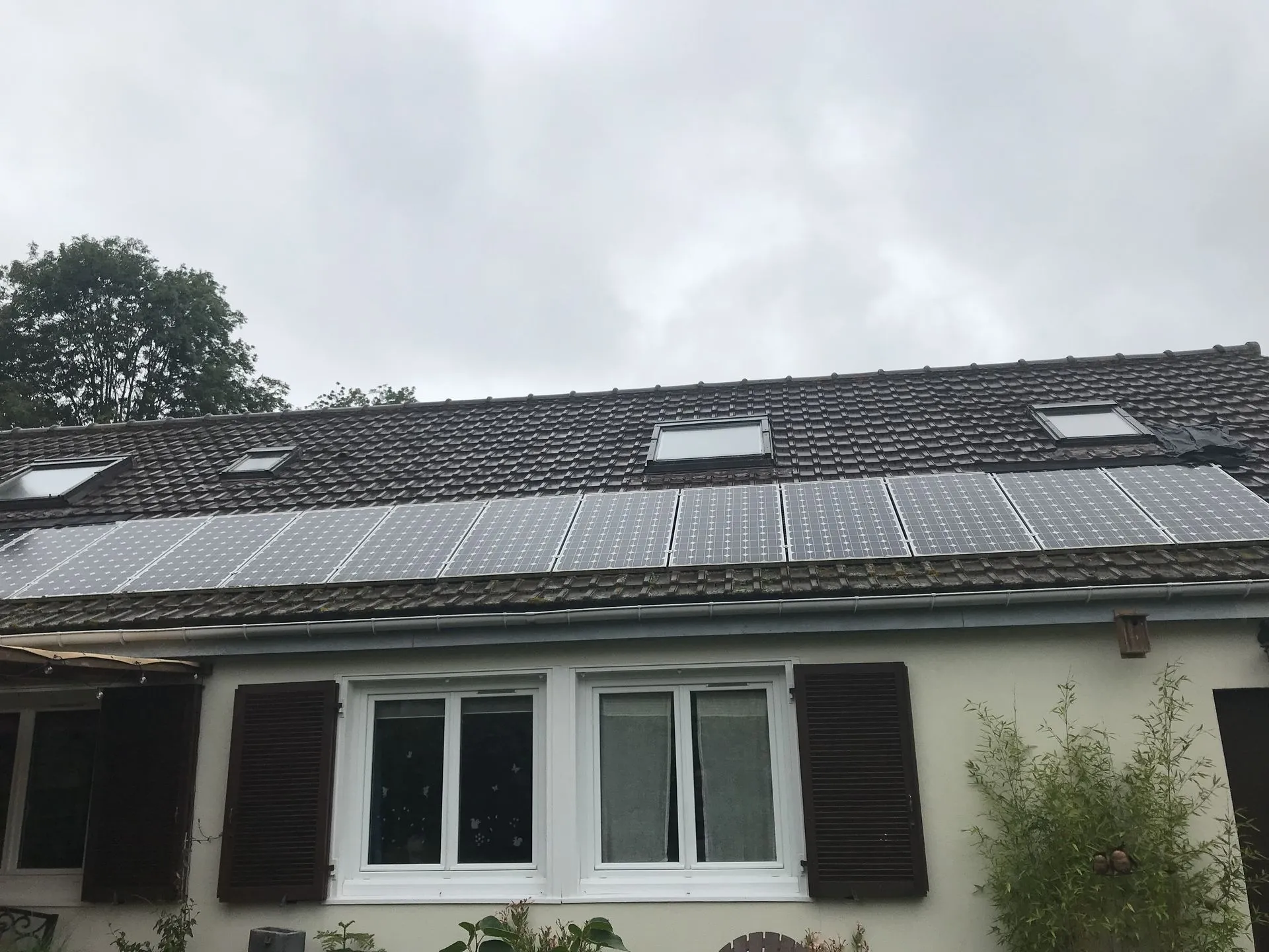Installation d'origine intégrée au bâti, avant dépose, à Houdan (78550)
