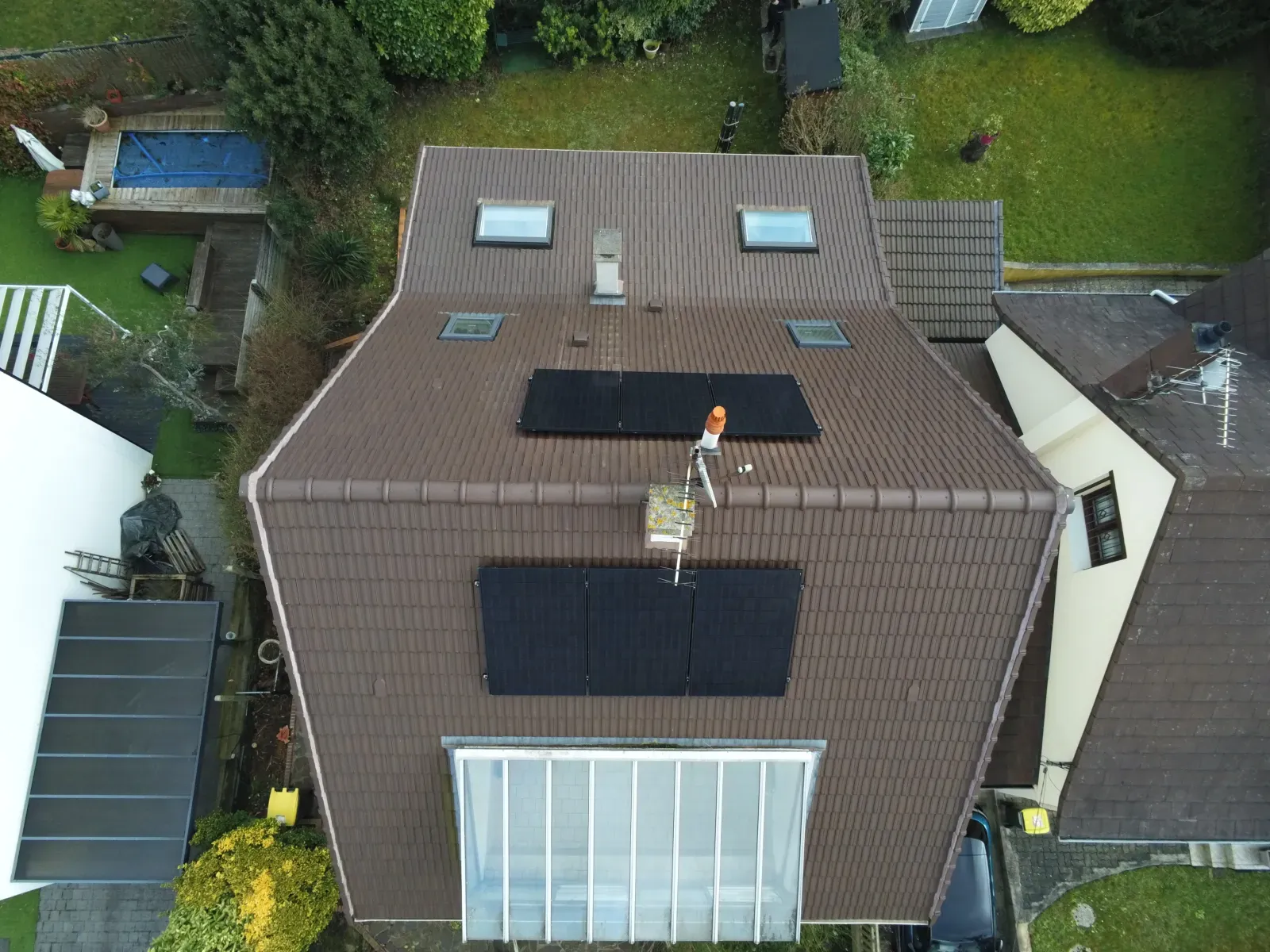 Six modules Voltec répartis sur les deux versants de la toiture à Noisy-le-Grand (93160)