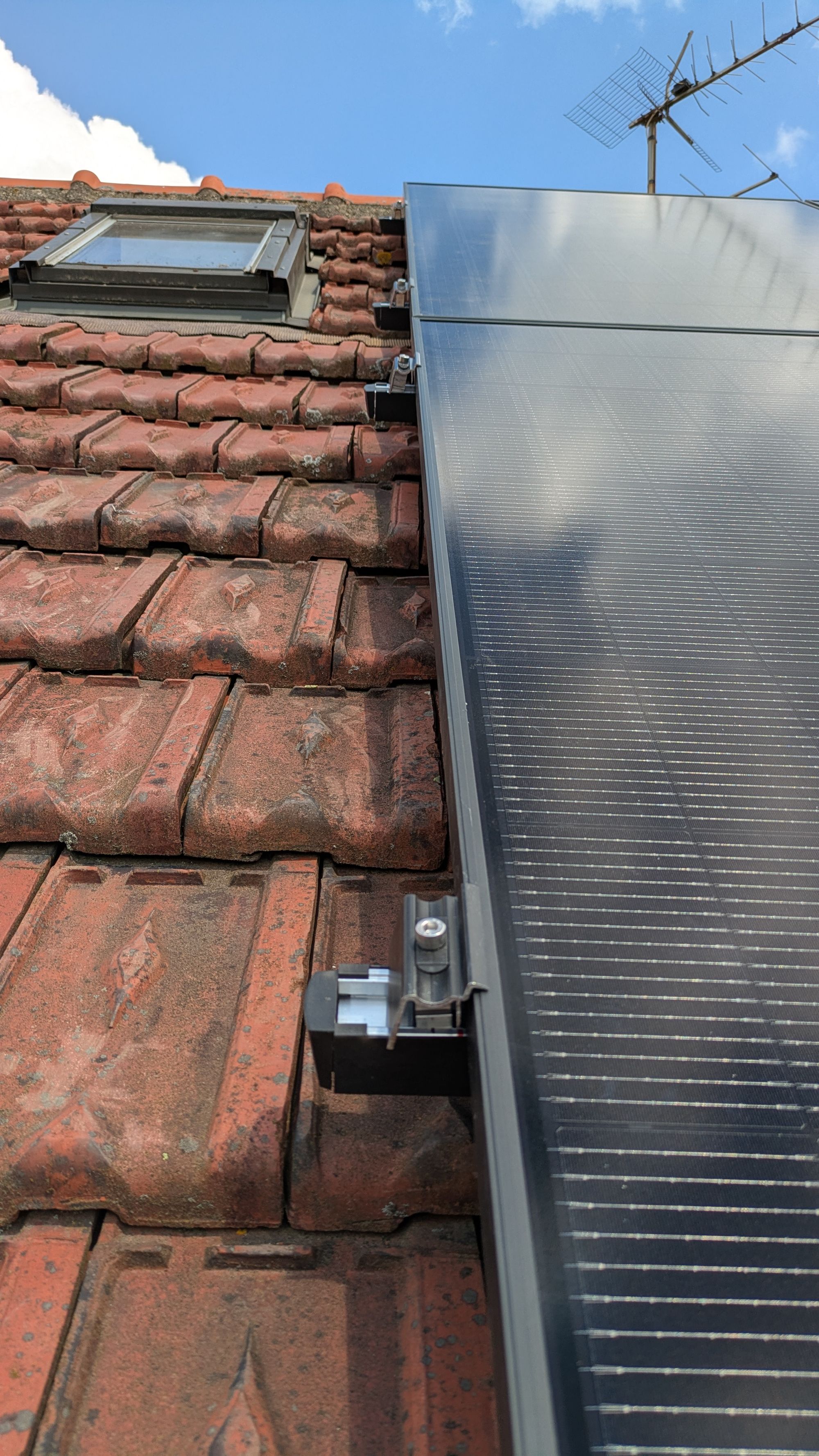Installation photovoltaïque de 3 kWc sur toiture en tuiles mécaniques à Beauchamp (95250)