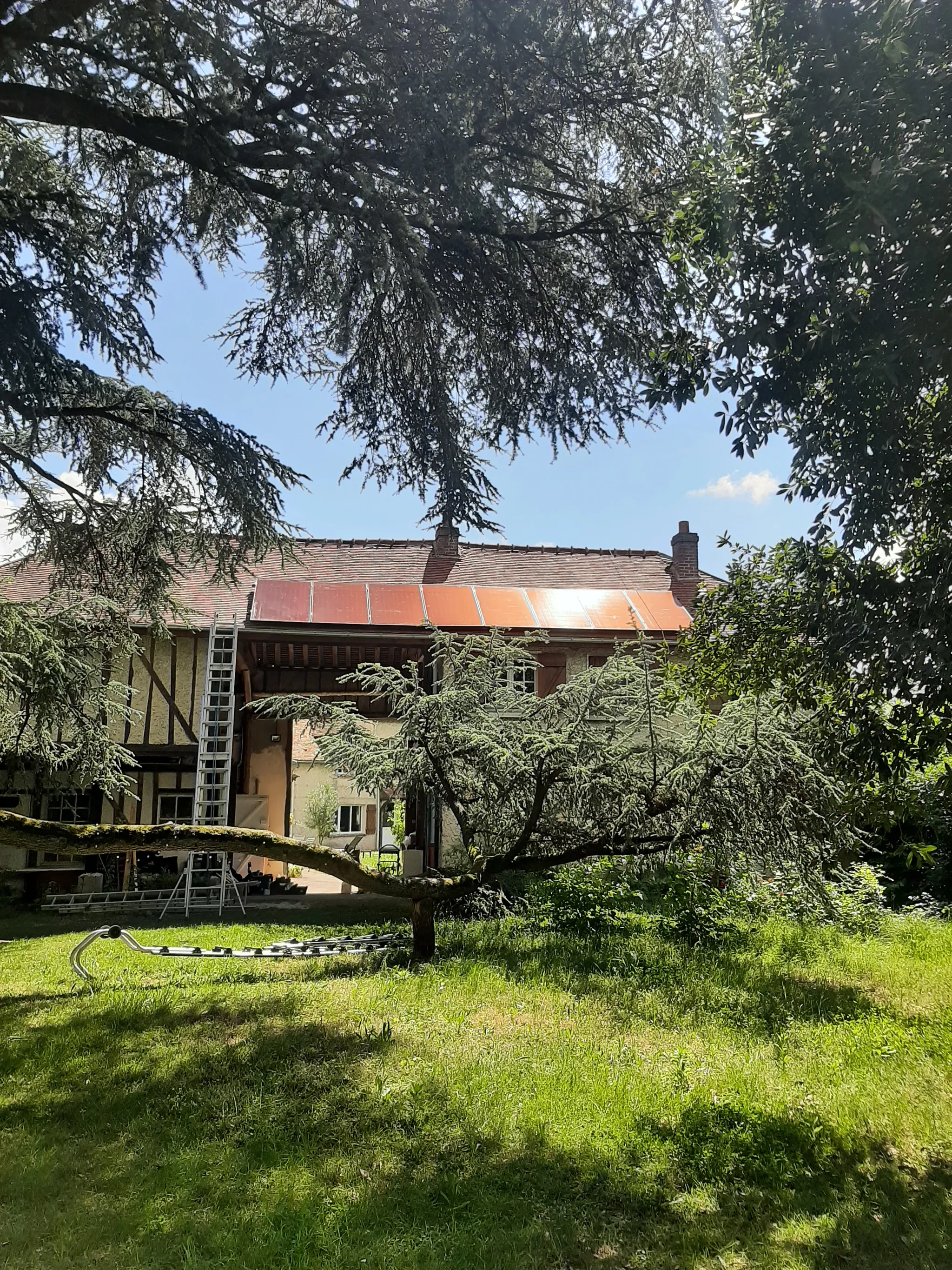 Installation photovoltaïque de 6 kWc à Thoiry (78770), sur bâtiment inscrit