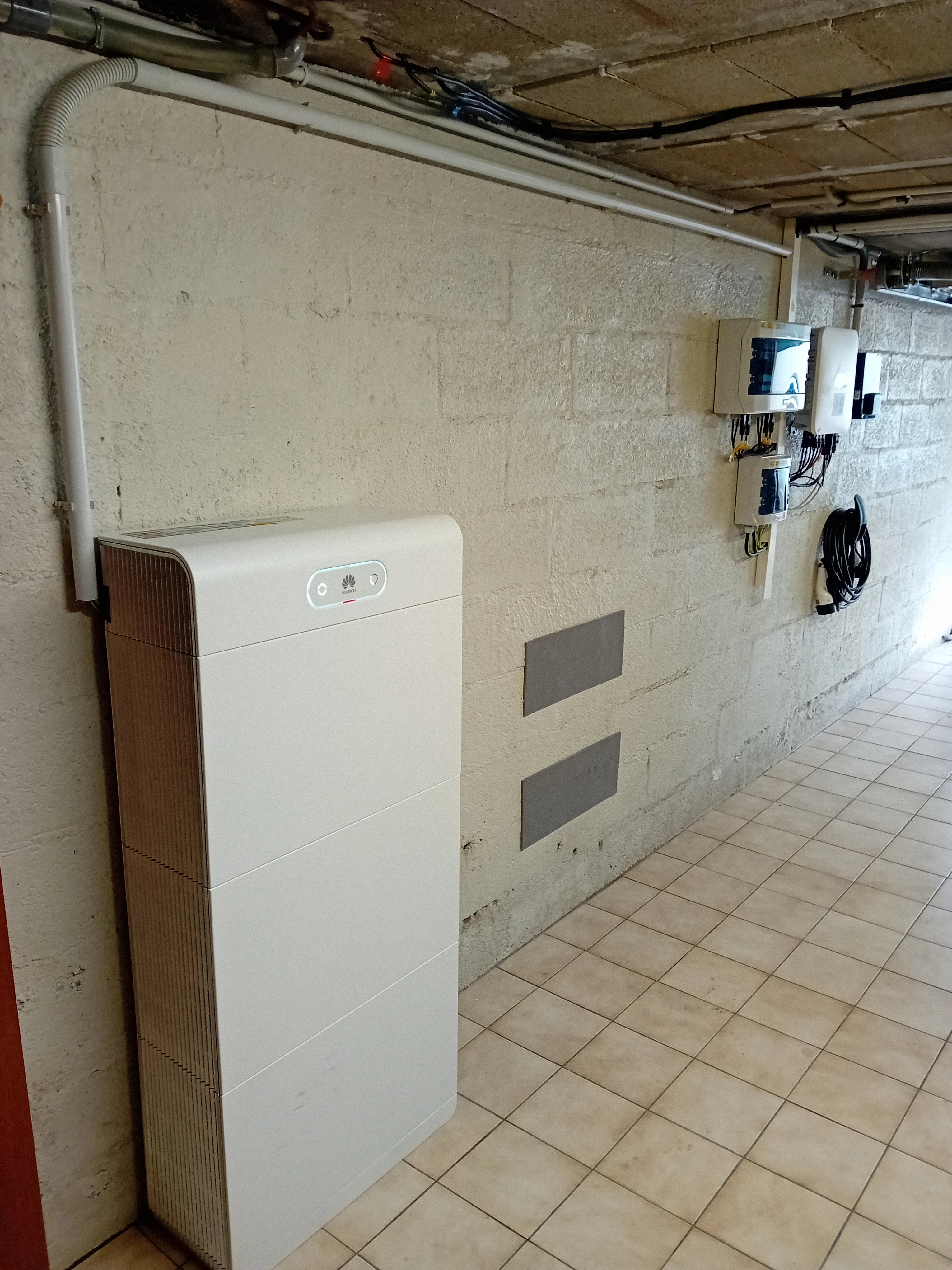 Batterie Huawei Luna2000 installée au sous-sol, à Houilles (78800)