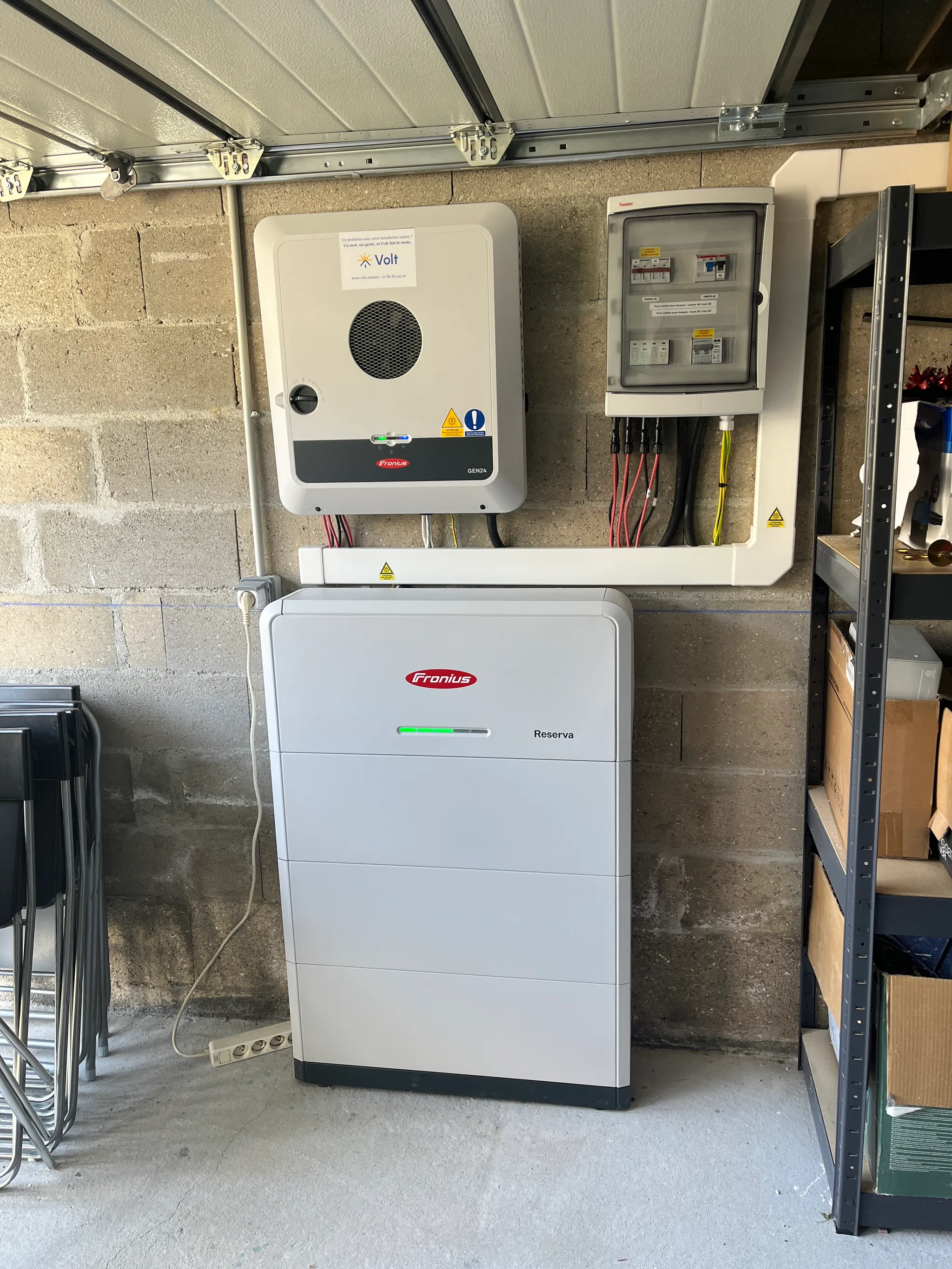 Onduleur Fronius Primo GEN24 et batterie Fronius Reserva de 9,5 kWh au garage, à Argenteuil (95100)